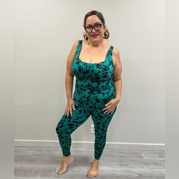 Yitty Headliner Shaping Catsuit - New - FITS LIKE Size 18/20 - Picture 1 of 3